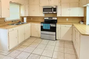 416 N Tinsley St St, Angleton, TX 77515 - Photo 6