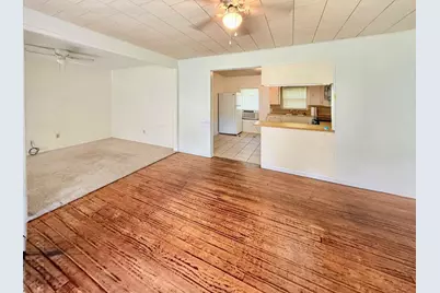 416 N Tinsley Street, Angleton, TX 77515 - Photo 4