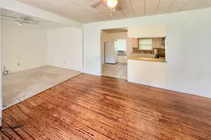 416 N Tinsley St, Angleton, TX 77515 - Photo 4