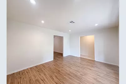 9538 Skyline Drive, Houston, TX 77063 - Photo 10