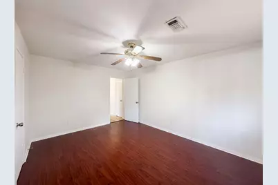 9538 Skyline Drive, Houston, TX 77063 - Photo 14