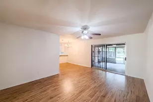 9538 Skyline Dr, Houston, TX 77063 - Photo 8
