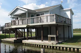 134 Redfish Dr, Freeport, TX 77541 - Photo 2