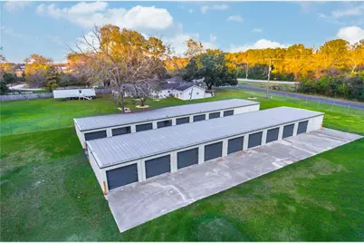 1609 Lakeland Drive, Liberty, TX 77575 - Photo 2