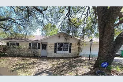 705 Inwood Drive, Baytown, TX 77521 - Photo 1