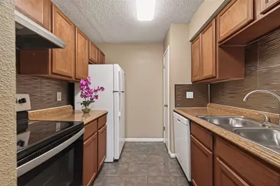 1500 Bay Area Boulevard #208, Houston, TX 77058 - Photo 12
