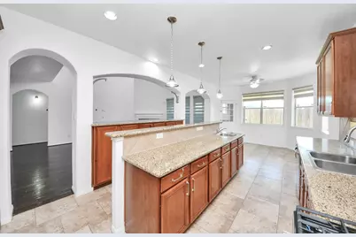 207 Carlie Way, Stafford, TX 77477 - Photo 10