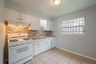 9302 Fairland Dr, Houston, TX 77051 - Photo 6