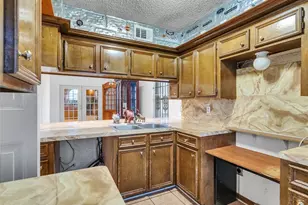 6715 Sandy Oaks Dr, Houston, TX 77050 - Photo 12