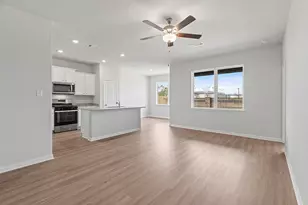 8843 New Jade Dr, Iowa Colony, TX 77583 - Photo 2