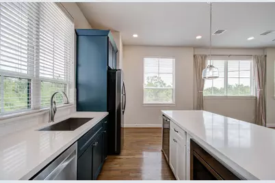 2812 Grand Fountains Drive #I, Houston, TX 77054 - Photo 12