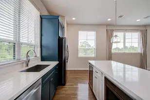 2812 Grand Fountains Dr, Houston, TX 77054 - Photo 12