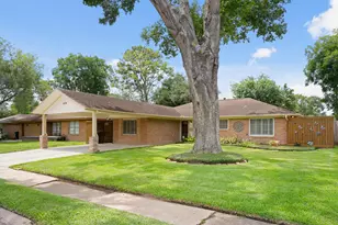 4526 Benning Dr, Houston, TX 77035 - Photo 2