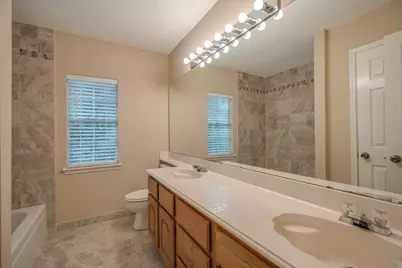11 Robin Run Drive, The Woodlands, TX 77381 - Photo 18