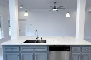 10829 Deaf Smith St, La Porte, TX 77571 - Photo 6