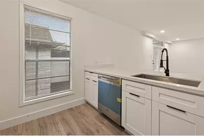 3300 Yorktown Street #15, Houston, TX 77056 - Photo 12