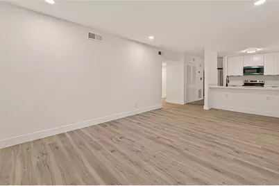 3300 Yorktown Street #15, Houston, TX 77056 - Photo 8