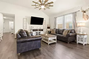 611 Walnut Branch Dr, Baytown, TX 77523 - Photo 6