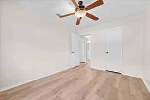 14219 Swanfield Dr, Houston, TX 77083 - Photo 32