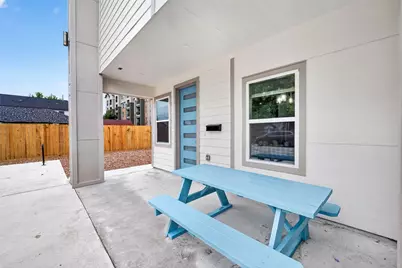 307 Neyland Street, Houston, TX 77022 - Photo 2