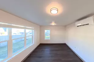 900 N Oak Harbor St, Oak Harbor, WA 98277 - Photo 8