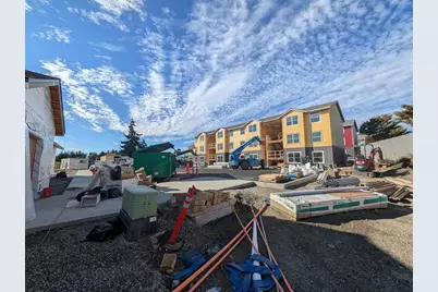 900 N Oak Harbor St, Oak Harbor, WA 98277 - Photo 2