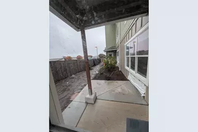 900 N Oak Harbor St, Oak Harbor, WA 98277 - Photo 6