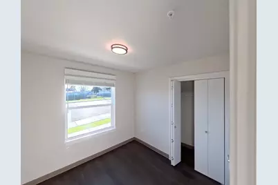 900 N Oak Harbor St, Oak Harbor, WA 98277 - Photo 4