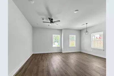 6010 Bobby Burns Street, Houston, TX 77028 - Photo 10