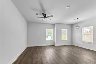 6010 Bobby Burns St, Houston, TX 77028 - Photo 10