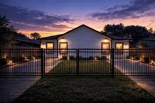 6010 Bobby Burns St, Houston, TX 77028 - Photo 2