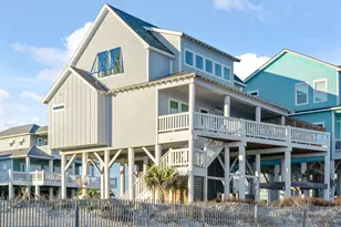 2798 Tradewind Ln, Crystal Beach, TX 77650 - Photo 1