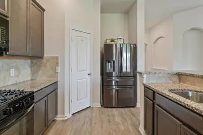 16450 Stonewall Street, Conroe, TX 77303 - Photo 18