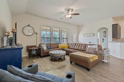 16450 Stonewall Street, Conroe, TX 77303 - Photo 4