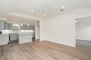 798 Fair St, Houston, TX 77088 - Photo 6