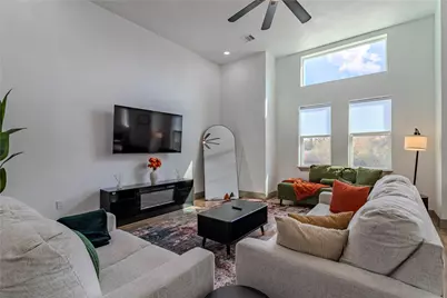 5901 Crest Court #A, Houston, TX 77033 - Photo 2