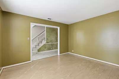 5214 Lawn Arbor Drive, Houston, TX 77066 - Photo 10