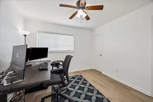 10207 Scofield Ln, Houston, TX 77096 - Photo 26