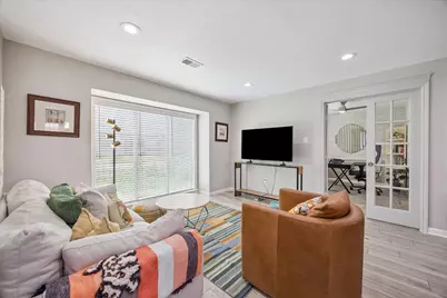 10207 Scofield Lane, Houston, TX 77096 - Photo 6