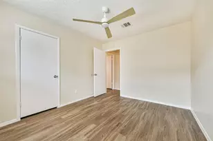 2230 E Clare St, Deer Park, TX 77536 - Photo 18