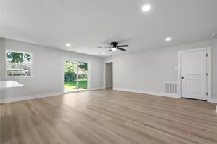 5102 Tavenor Ln, Houston, TX 77048 - Photo 14