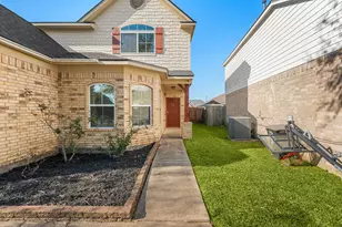 5911 Rosemary Circle, Baytown, TX 77521 - Photo 4