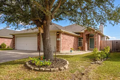 104 Laurel Meadow Court, La Marque, TX 77568 - Photo 4