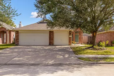 104 Laurel Meadow Court, La Marque, TX 77568 - Photo 4