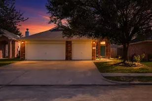 104 Laurel Meadow Ct, La Marque, TX 77568 - Photo 1