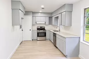10807 Safeguard St, Houston, TX 77047 - Photo 8