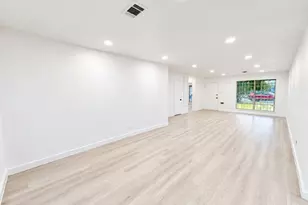 10807 Safeguard St, Houston, TX 77047 - Photo 6