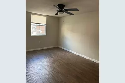 605 E Hunnicutt Street, Baytown, TX 77520 - Photo 8