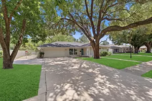 11907 Renwick Dr, Houston, TX 77035 - Photo 2