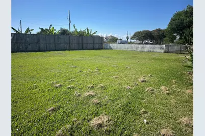 1106 Canal W, Crystal Beach, TX 77650 - Photo 14